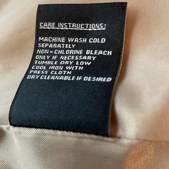 Rain jacket. Jones New York. XL. Tan. Excellent condition - Picture 7 of 7